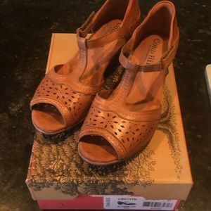 Cobb Hill Alyssa tan sandal 8.5